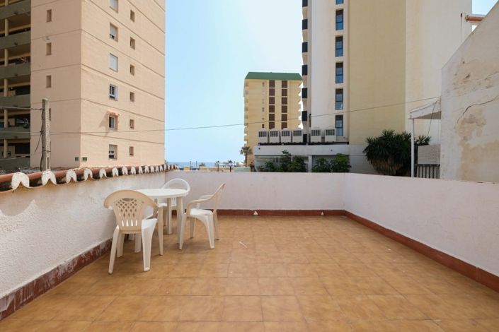 Image No.13-6 Bed Semi-Detached for sale