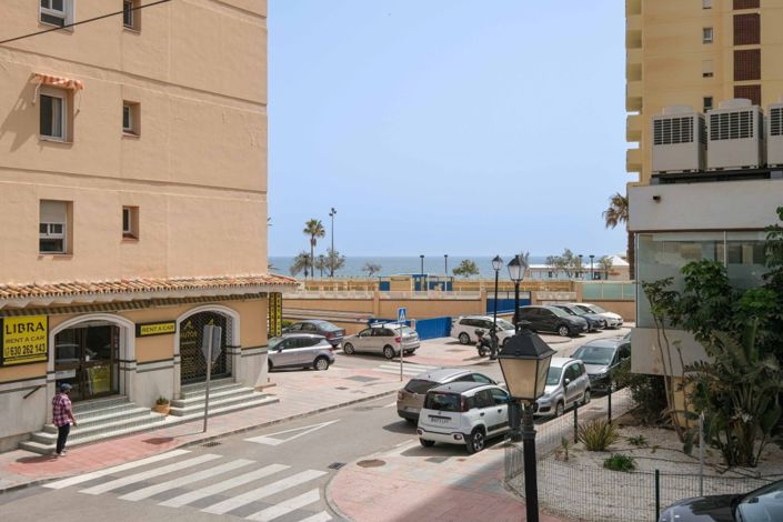 Image No.16-6 Bed Semi-Detached for sale