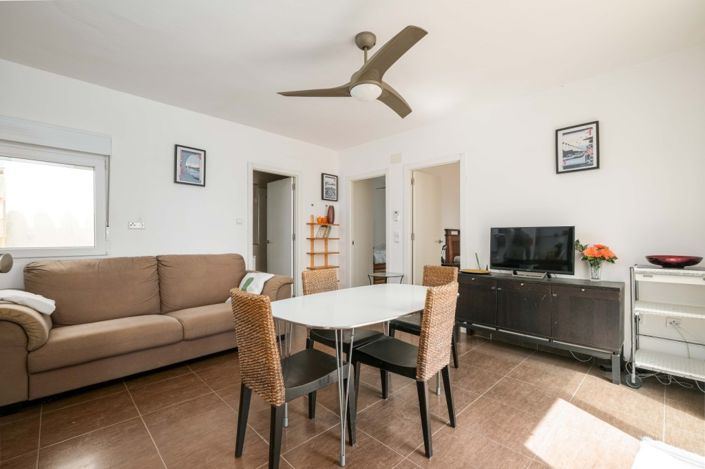 Image No.3-6 Bed Semi-Detached for sale