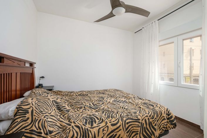 Image No.9-6 Bed Semi-Detached for sale