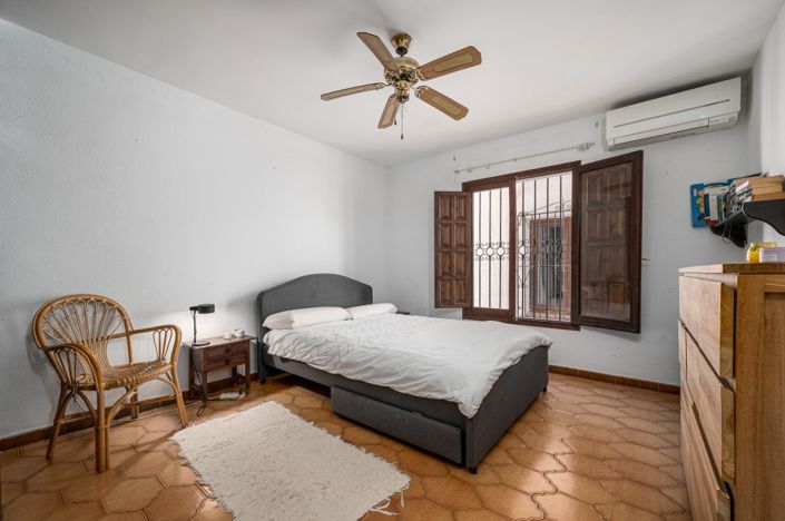 Image No.14-2 Bed Semi-Detached for sale