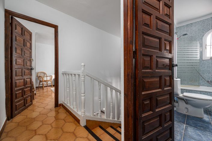 Image No.15-2 Bed Semi-Detached for sale