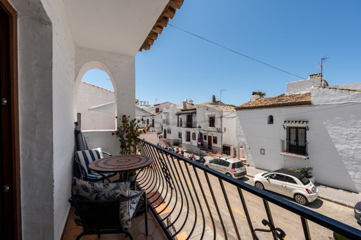 Image No.18-2 Bed Semi-Detached for sale