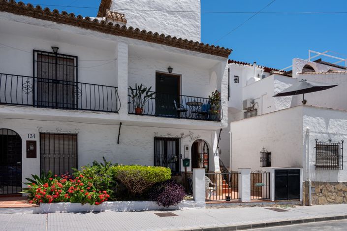 Image No.2-2 Bed Semi-Detached for sale