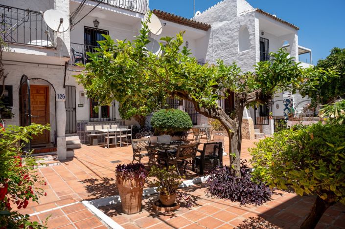 Image No.20-2 Bed Semi-Detached for sale