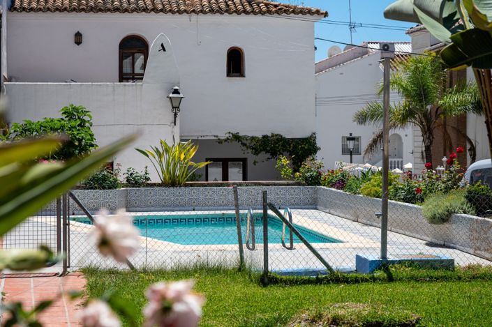 Image No.24-2 Bed Semi-Detached for sale