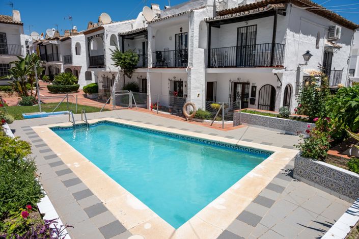 Image No.25-2 Bed Semi-Detached for sale