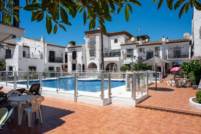 Image No.28-2 Bed Semi-Detached for sale