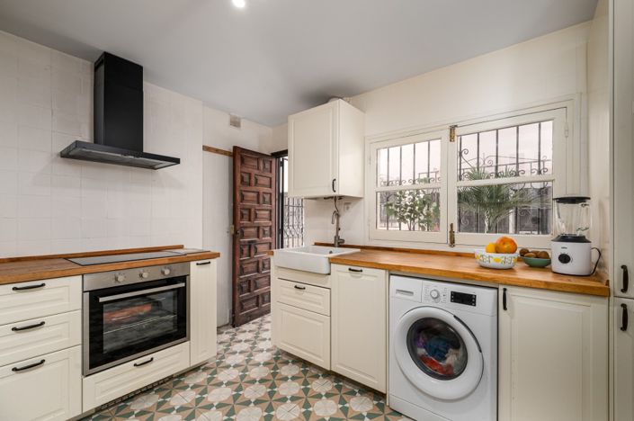 Image No.8-2 Bed Semi-Detached for sale