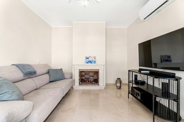 Image No.10-5 Bed Villa for sale