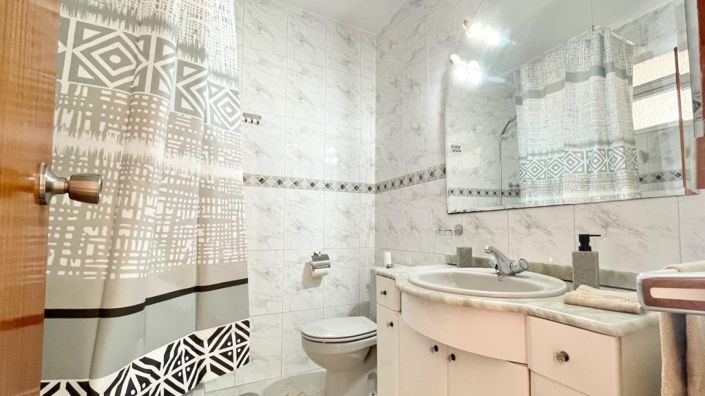 Image No.17-11 Bed Villa for sale