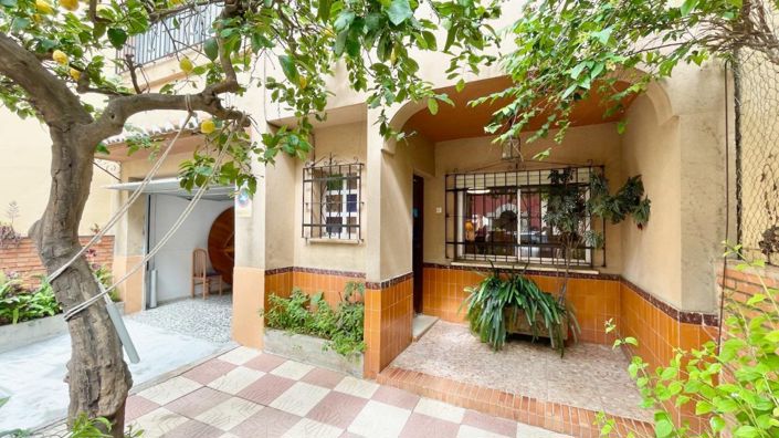 Image No.3-Villa de 11 chambres à vendre à Fuengirola