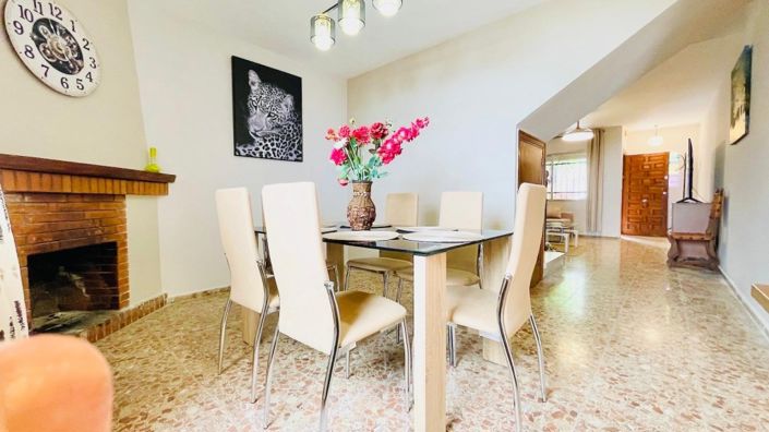 Image No.9-11 Bed Villa for sale