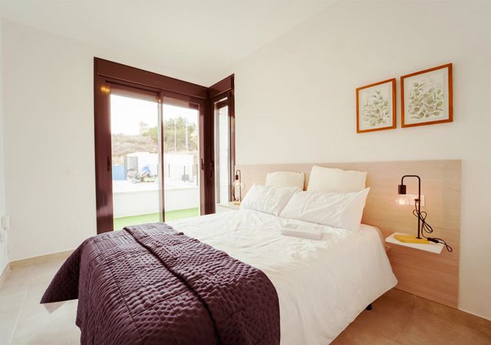 Image No.7-2 Bed Property for sale