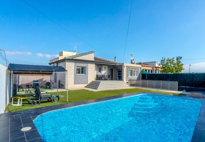 Image No.1-3 Bed Villa for sale