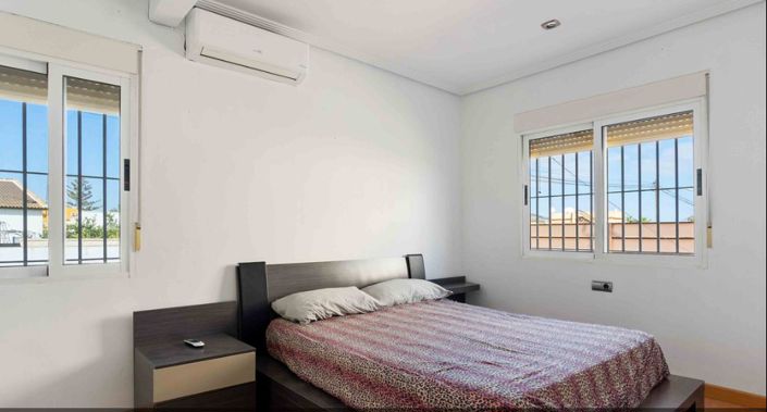 Image No.11-3 Bed Villa for sale