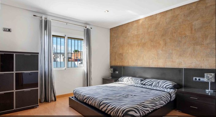 Image No.12-3 Bed Villa for sale