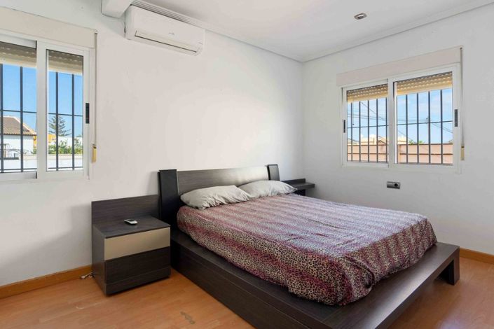 Image No.14-3 Bed Villa for sale