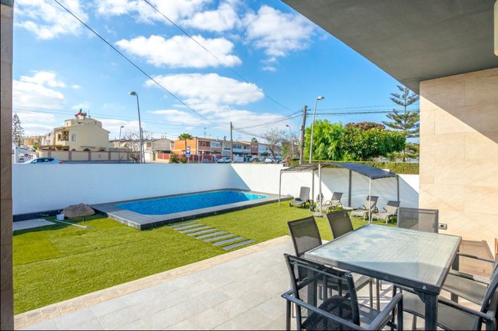 Image No.18-3 Bed Villa for sale