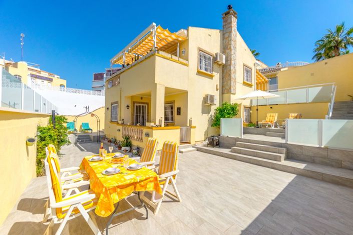 Image No.1-3 Bed Villa for sale
