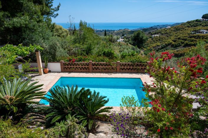 Image No.2-2 Bed Villa for sale