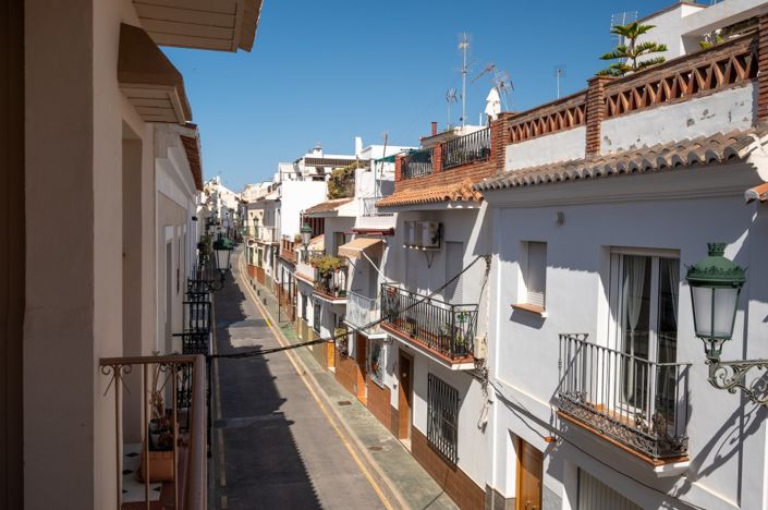 Image No.1-3 Bed Townhouse for sale