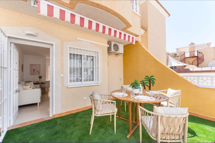 Image No.1-2 Bed Townhouse for sale