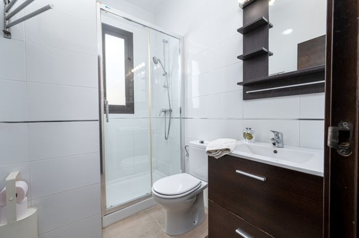 Image No.14-2 Bed Property for sale