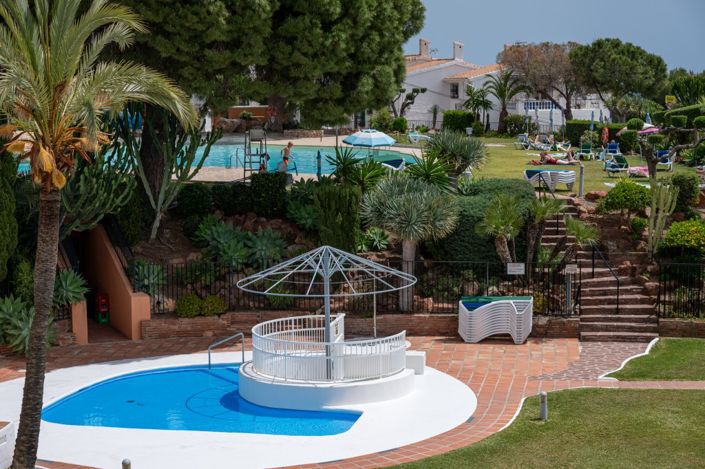 Image No.20-2 Bed Property for sale