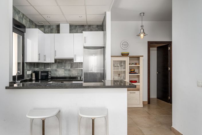 Image No.8-2 Bed Property for sale