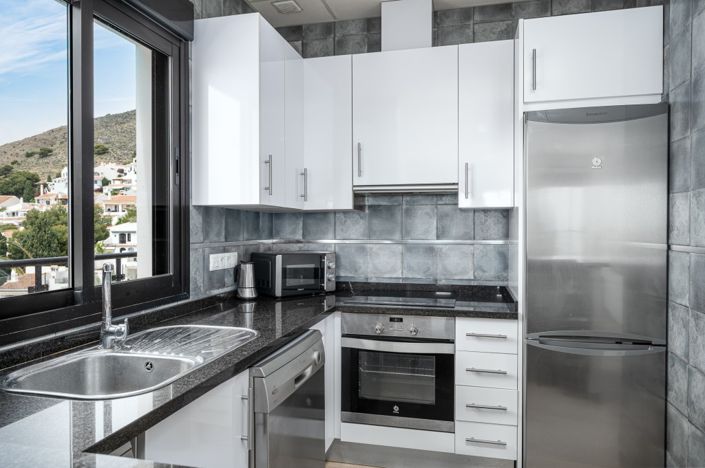 Image No.9-2 Bed Property for sale