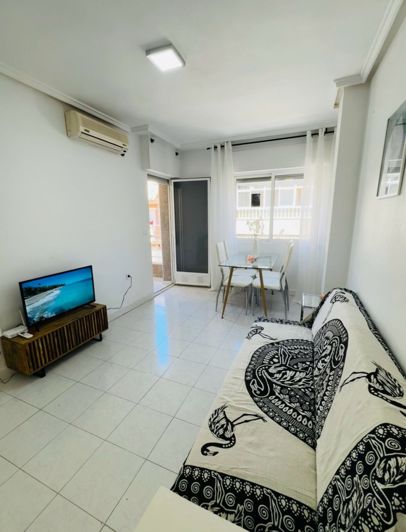 Image No.3-Appartement de 2 chambres à vendre à Torrevieja