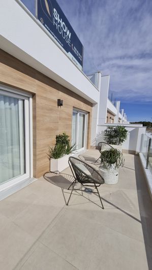 Image No.25-3 Bed Villa for sale