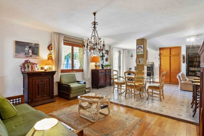 Image No.11-7 Bed Villa for sale