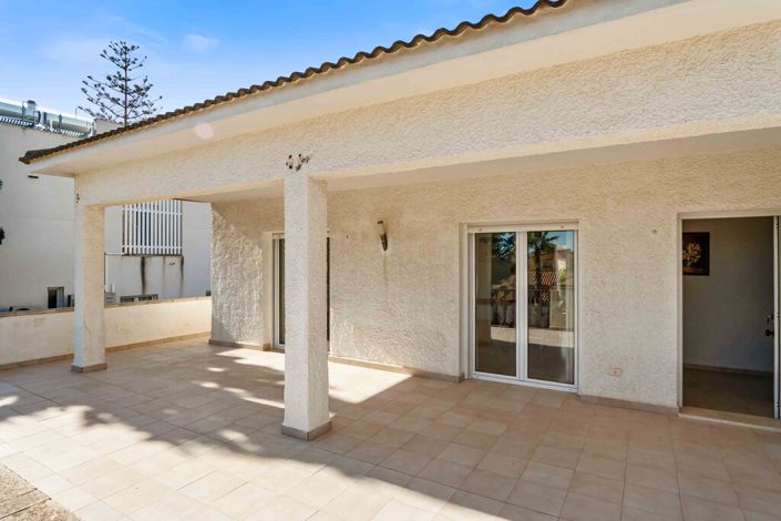 Image No.5-7 Bed Villa for sale