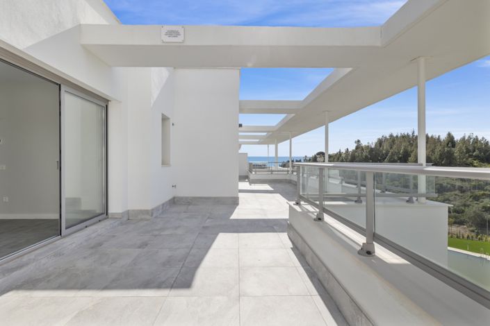 Image No.1-4 Bed Property for sale
