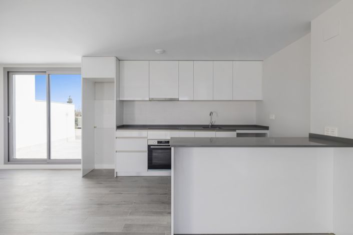 Image No.3-4 Bed Property for sale