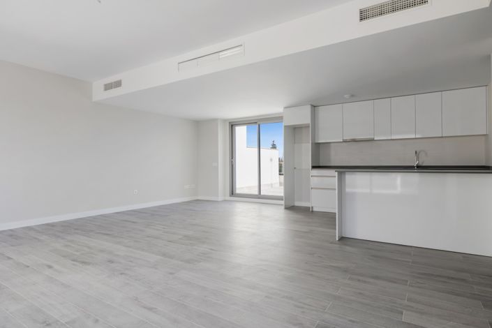 Image No.4-4 Bed Property for sale