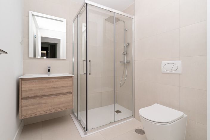 Image No.15-2 Bed Property for sale