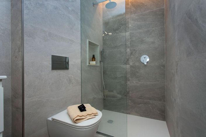 Image No.17-3 Bed Townhouse for sale