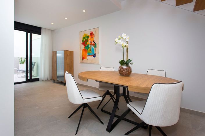 Image No.8-3 Bed Townhouse for sale