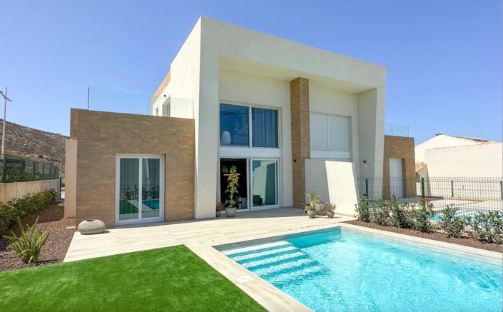 Image No.1-3 Bed Semi-Detached for sale