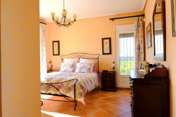 Image No.18-5 Bed Villa for sale