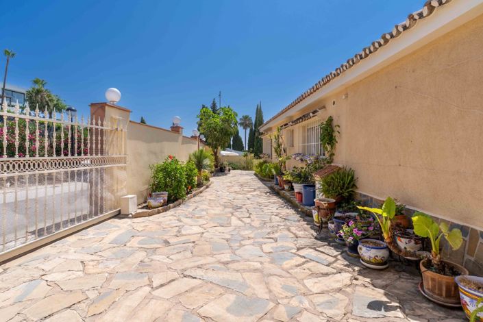 Image No.11-5 Bed Villa for sale