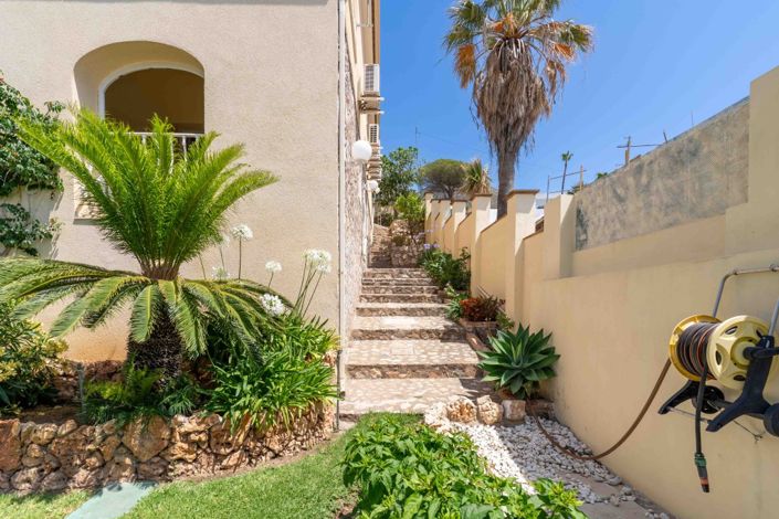 Image No.60-5 Bed Villa for sale