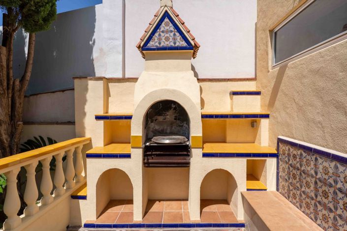 Image No.10-5 Bed Villa for sale