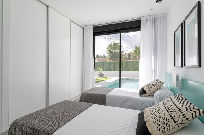 Image No.17-3 Bed Villa for sale