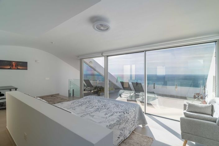 Image No.14-3 Bed Property for sale