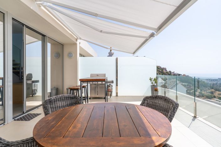 Image No.17-3 Bed Property for sale