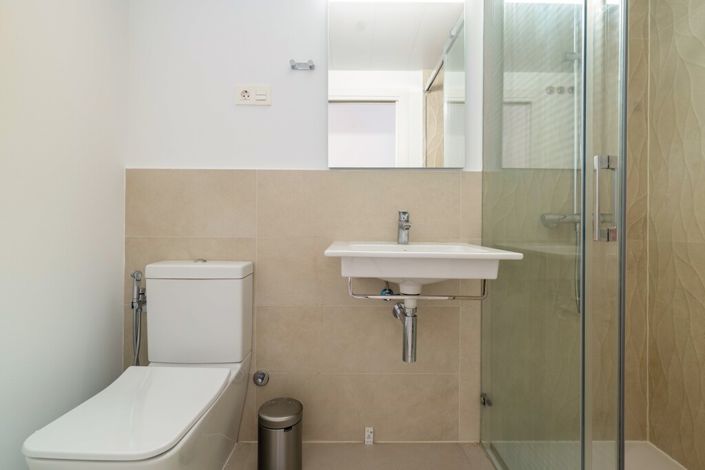Image No.23-3 Bed Property for sale